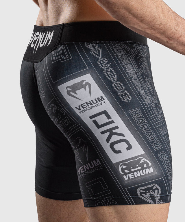 Shorts de compression Venum Karate Combat – Noir/Gris