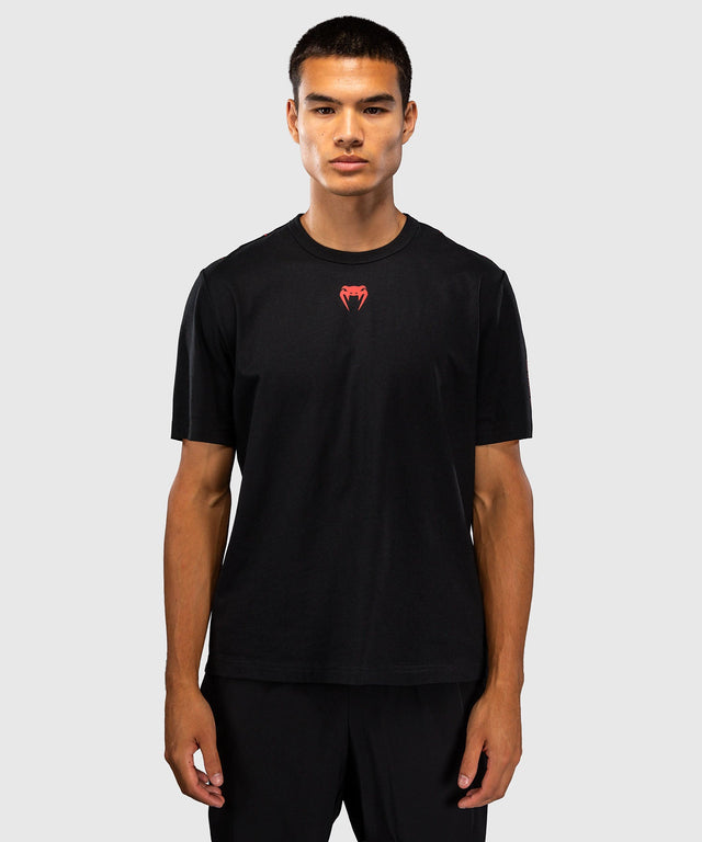 Camiseta Venum Amazonia Reborn – Negro/Rojo