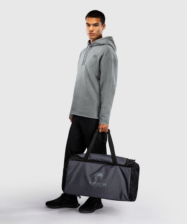 Bolsa de deporte Venum Essential L – Gris/Negro