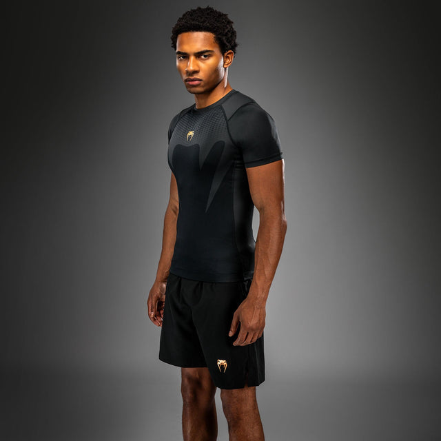 Venum Rashguard Attack Korta ärmar - Svart/Guld