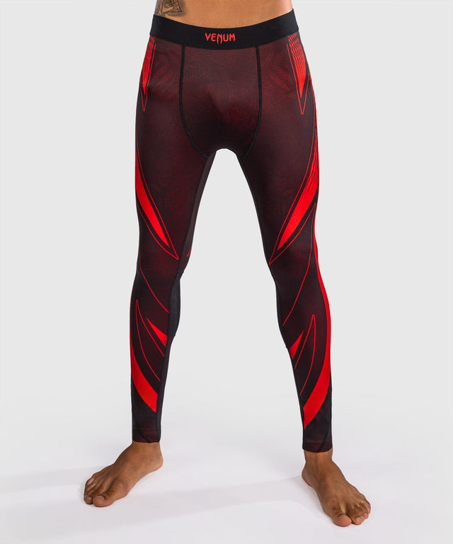 Pantaloncini a compressione Venum Amazonia Reborn – Nero/Rosso (VENUM-06451-100)