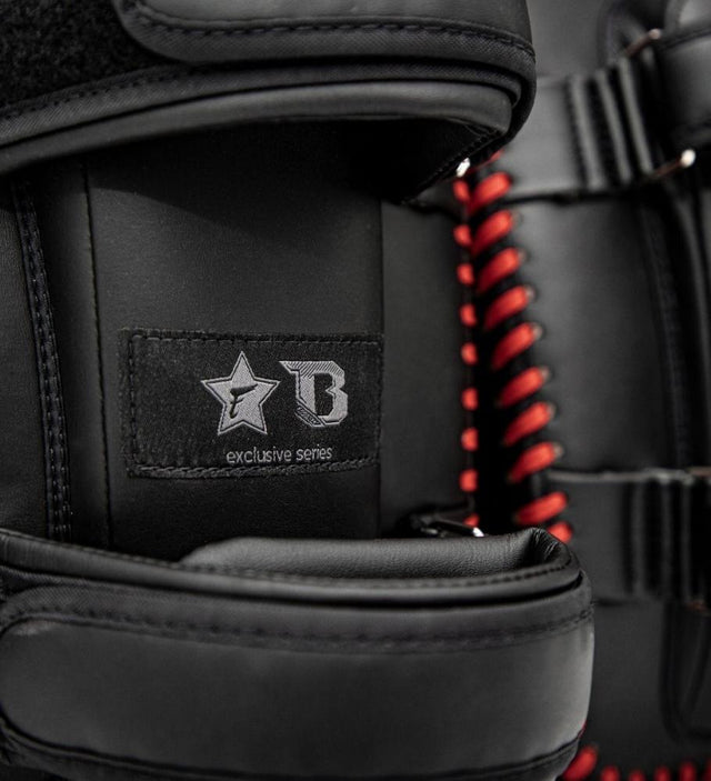 Thajské lapy Fairtex Thai Pads FXB – Černé/Červené/Bílé