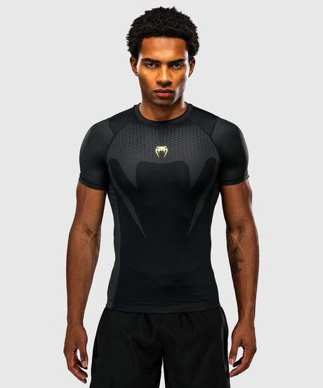 Rashguard Venum Attack Krótki Rękaw – Czarny/Złoty