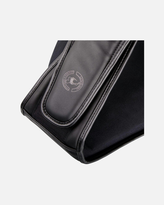 Venum Elite Belly Pad - Black