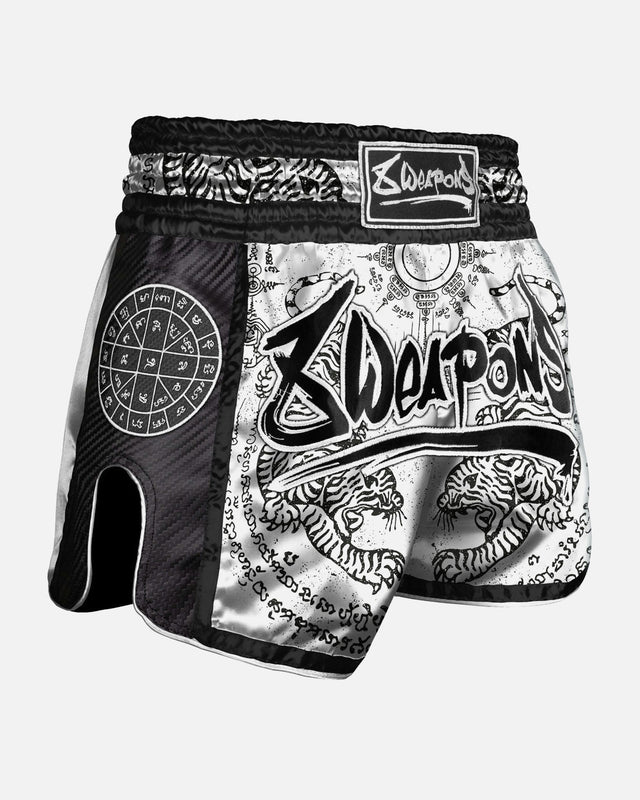 8 WEAPONS Muay Thai shorts Carbon Sak Yant Tigers – Hvid