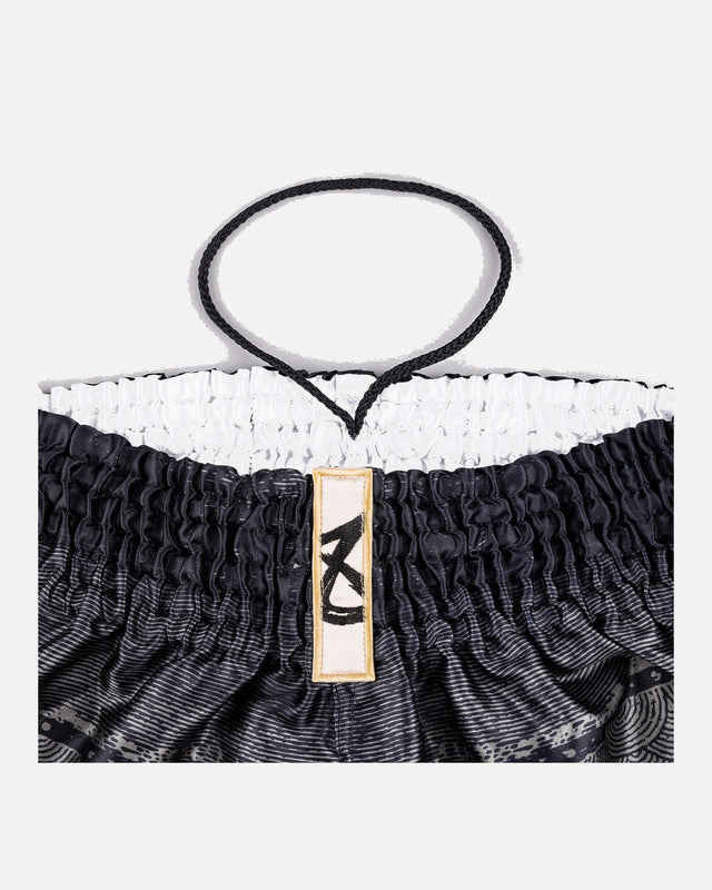 8 WEAPONS Muay Thai shorts Hanuman – Sort/Guld