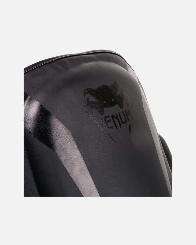 Venum Elite Belly Pad - Black