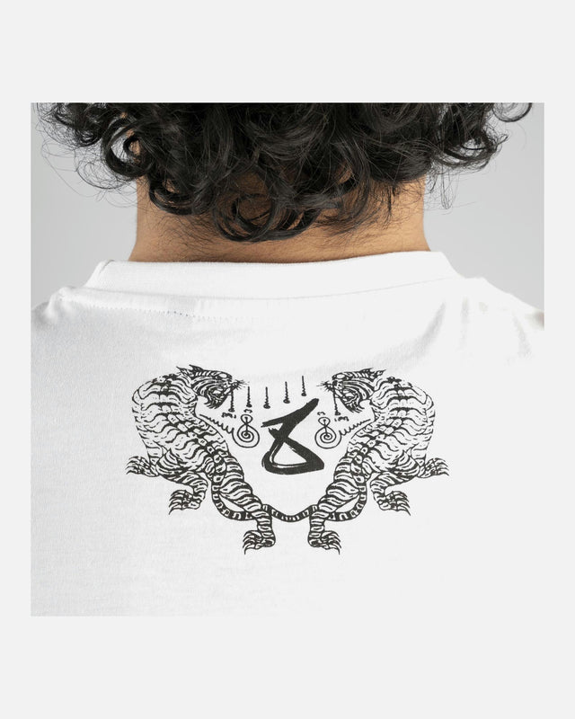 8 WEAPONS T-shirt Eight Ways Yant – Branco
