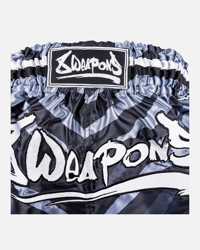 8 WEAPONS Muay-Thai-Shorts 8 Ways Yant – Schwarz/Silber
