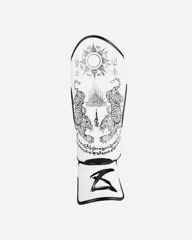 Protège-tibias 8 WEAPONS Sak Yant Tigers – Blanc/Noir