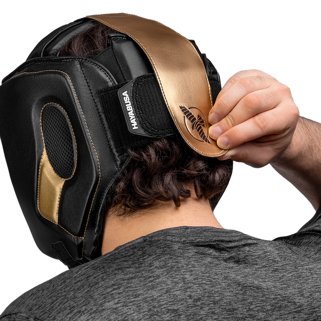 Hayabusa Kopfschutz T3 mit Wangenschutz – Schwarz/Gold