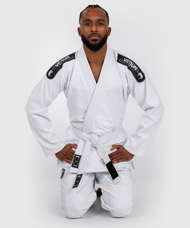Venum BJJ Gi First - Vit - inkl. vitt bälte - BJJ-gis